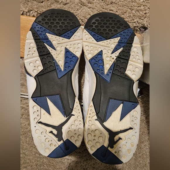 White and blue Jordan 7 - Picture 3 of 3